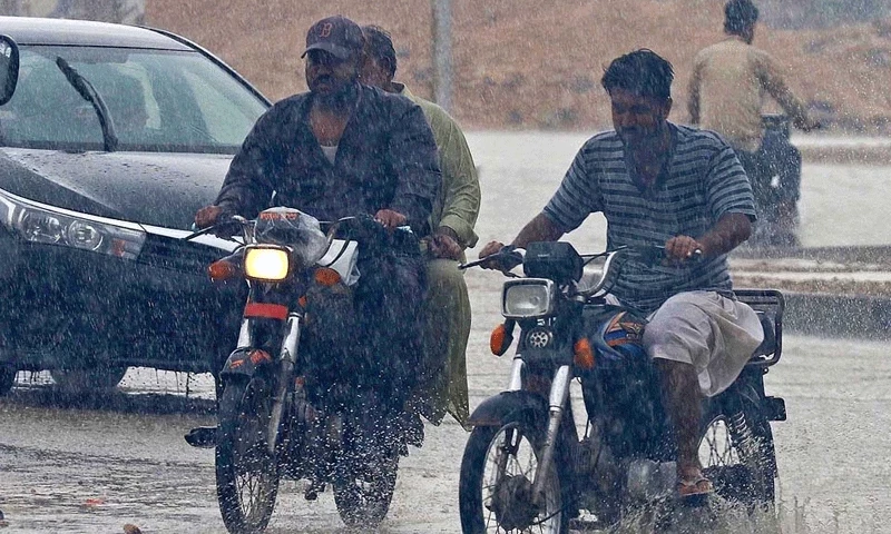 Heavy rain, thunderstorms to lash parts of Pakistan