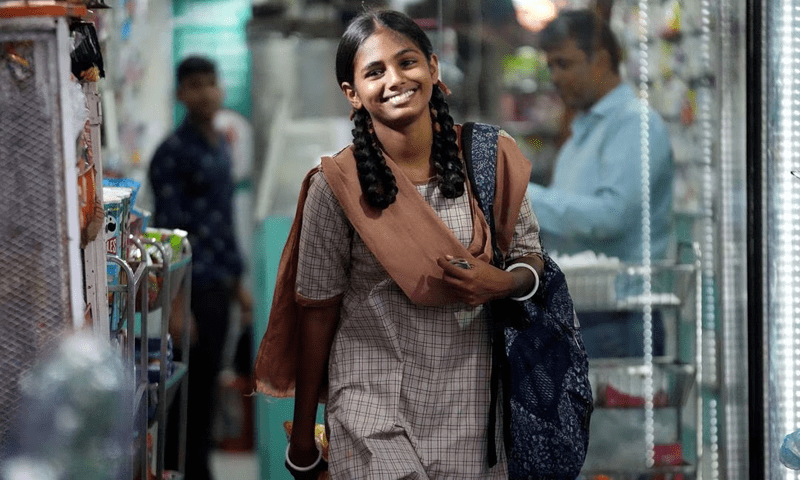 Chance encounter transforms Mumbai slum girl into teenage model