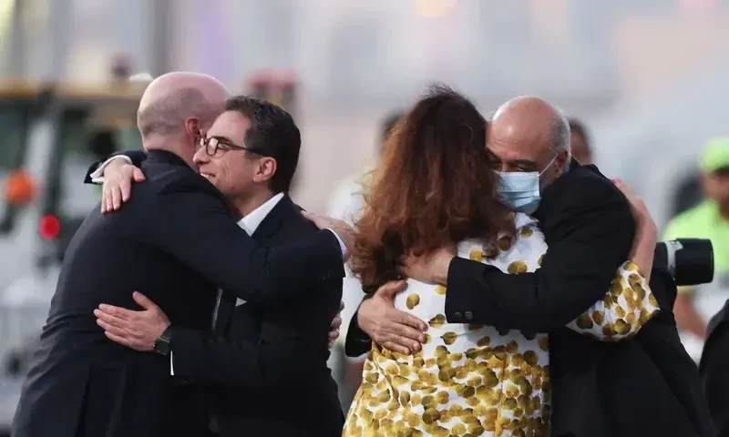 US, Iran release prisoners in $6 billion swap deal