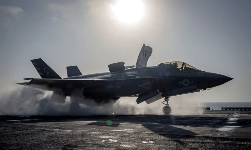 US finds debris from fighter jet one day after crash