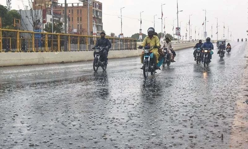 Several areas of Karachi receive rain