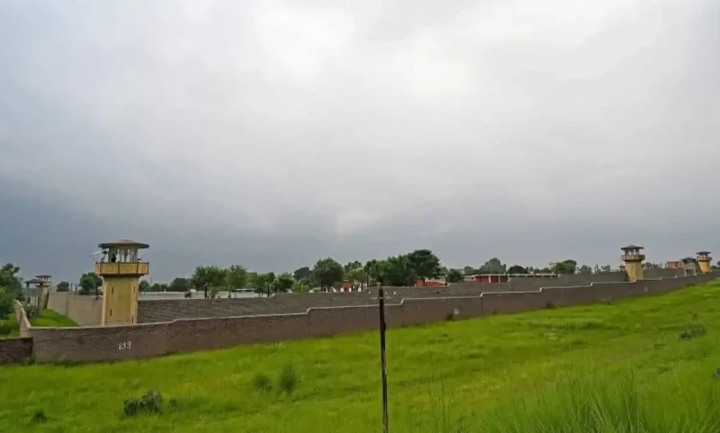 Attock Jail authorities refuse to produce Khan before Islamabad court