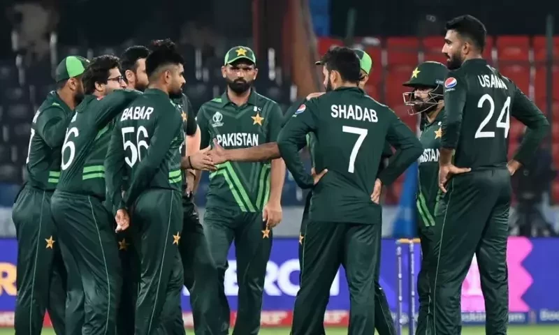 Onus on Pakistan batters to paper over bowling cracks