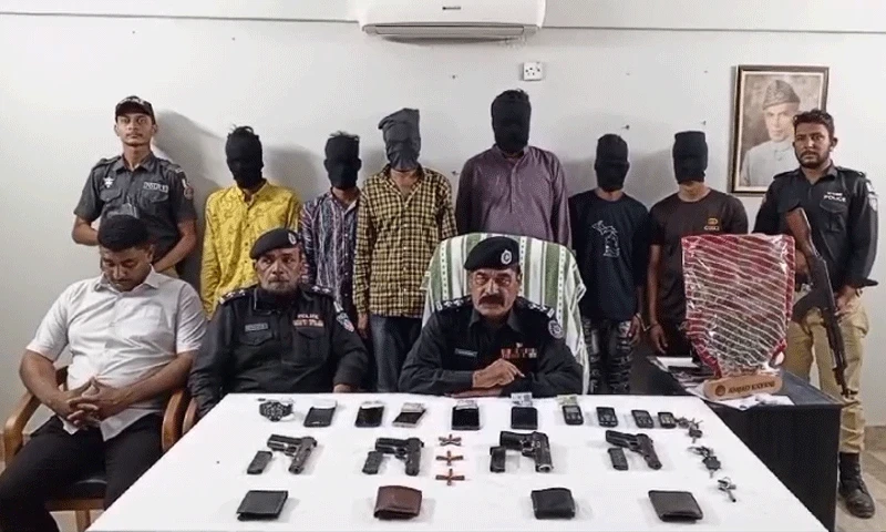 Gang busted: Online selling app becomes a snare for robbery victims