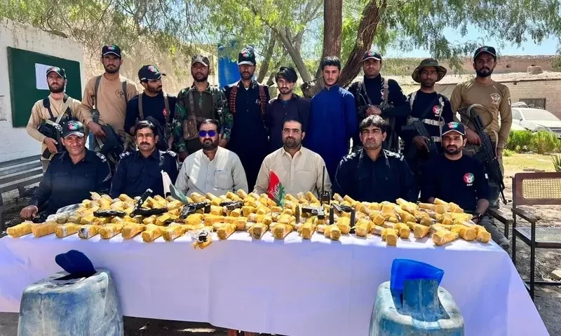 Chagai Levies arrest two suspected arms traffickers in Balochistan