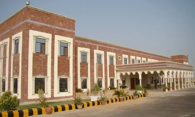 Students stop 26 buses of Sindh University in Jamshoro