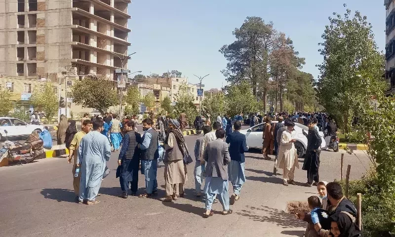 Strong quake in west Afghanistan kills &lsquo;about 120&rsquo;