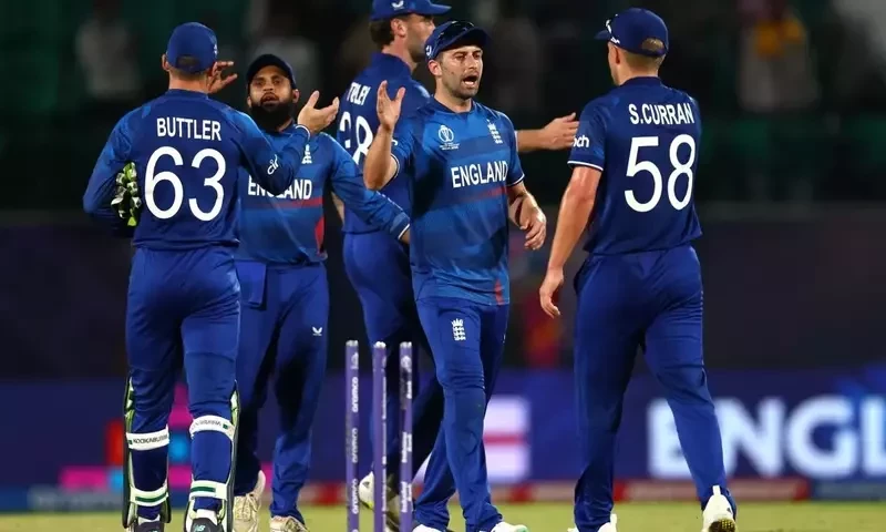 England&rsquo;s Topley destroys Bangladesh after Malan&rsquo;s World Cup ton