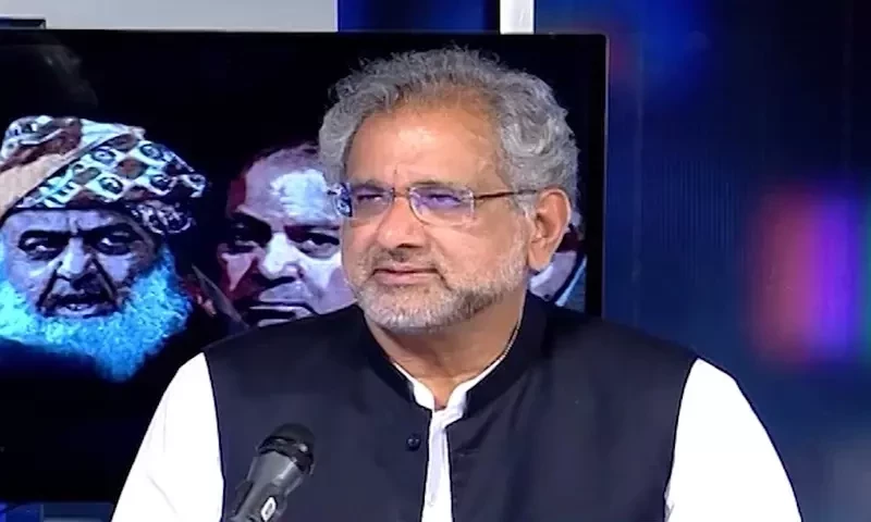 Six people should sit together to decide future, says Abbasi