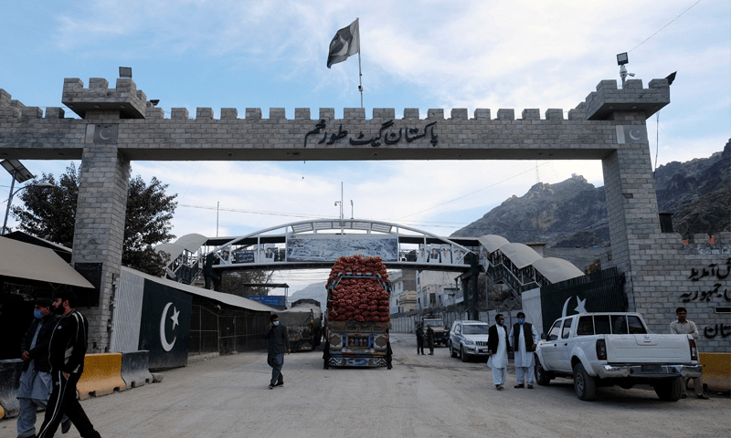 Chaman border closed once again after entry dispute