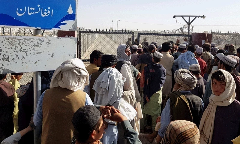 Afghan refugees &lsquo;forced to pay bribes&rsquo; amid crackdown