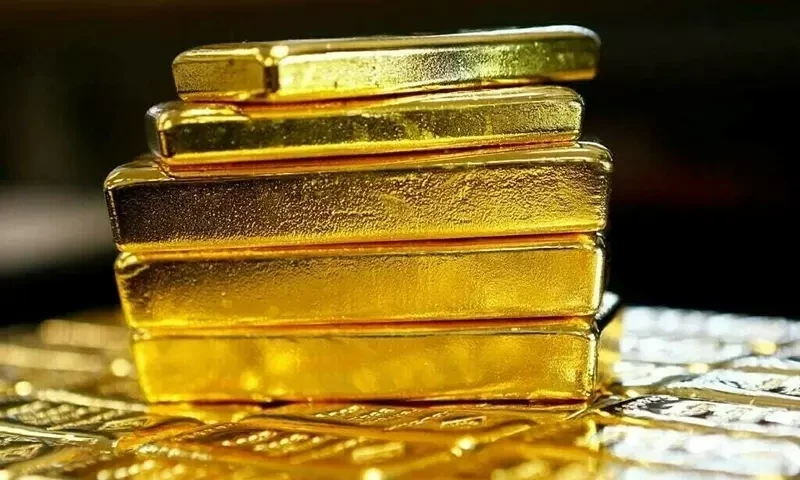 Gold rates fall below Rs200,000