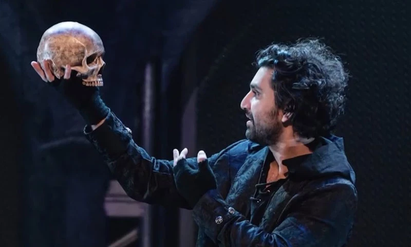 Ahad Raza Mir performs &lsquo;Hamlet&rsquo; in Canada