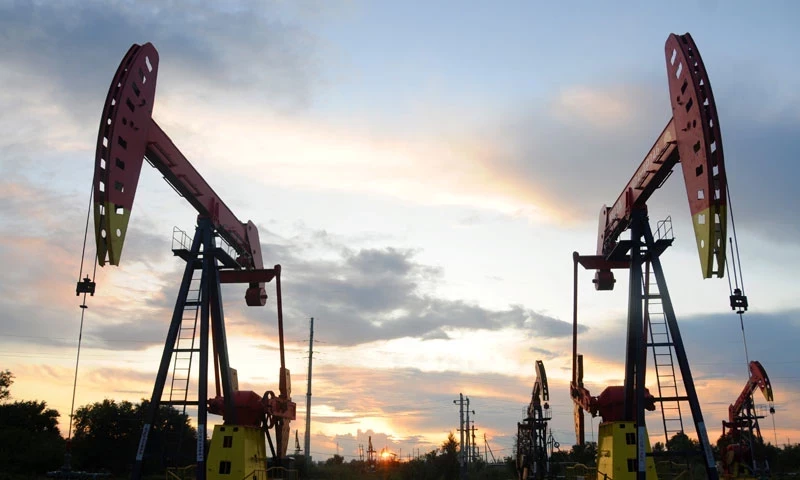 Markets fall again and oil rises on Middle East, Fed fears