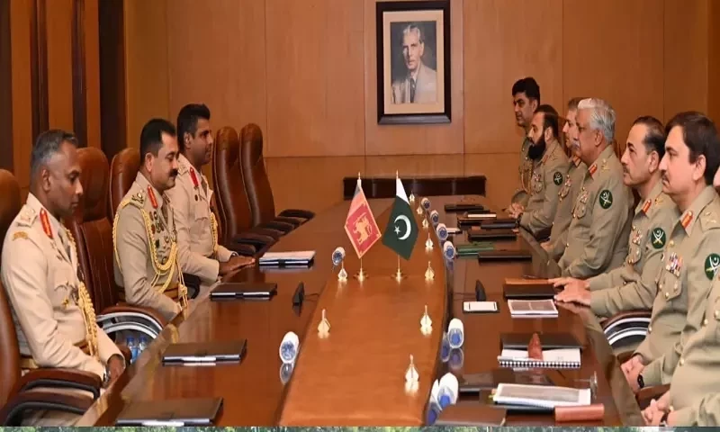 Sri Lankan army commander calls on COAS Munir