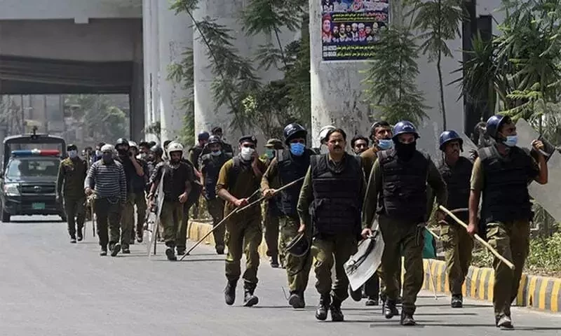 PTI claims several workers arrested by police before Lahore convention