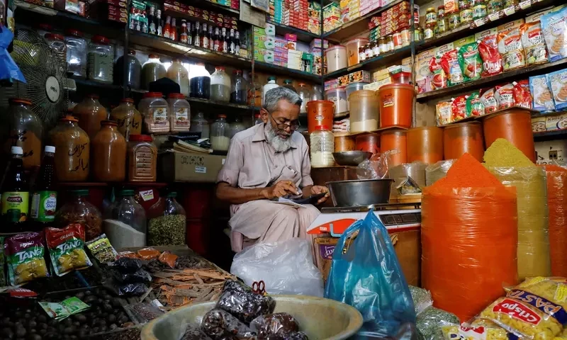 Pakistan&rsquo;s real GDP growth to fall in range of 2 to 3% in FY24: SBP