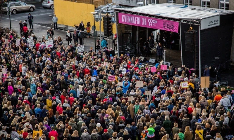 Women strike in Iceland for equal pay, including PM