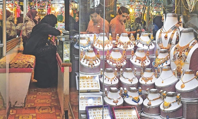 Gold prices record marginal loses in Pakistan