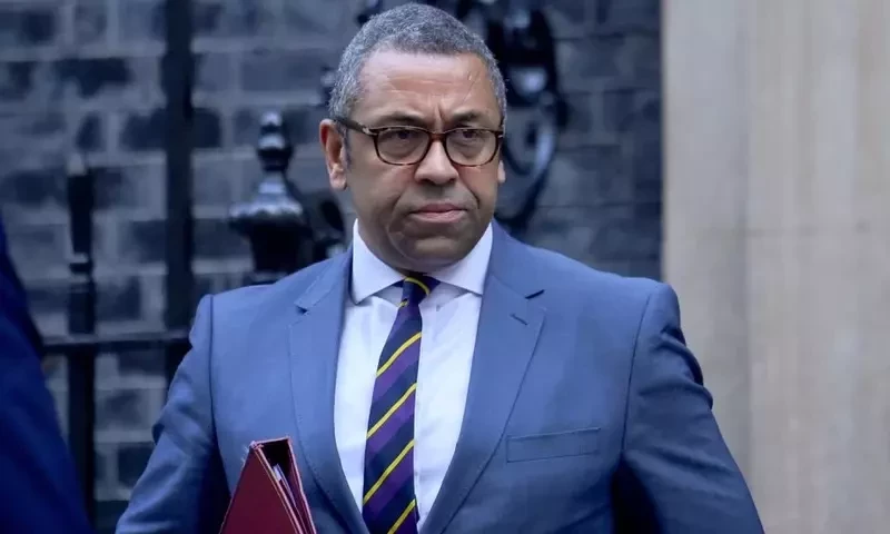 UK secretary appreciates Pakistan for facilitating relocation of Afghans