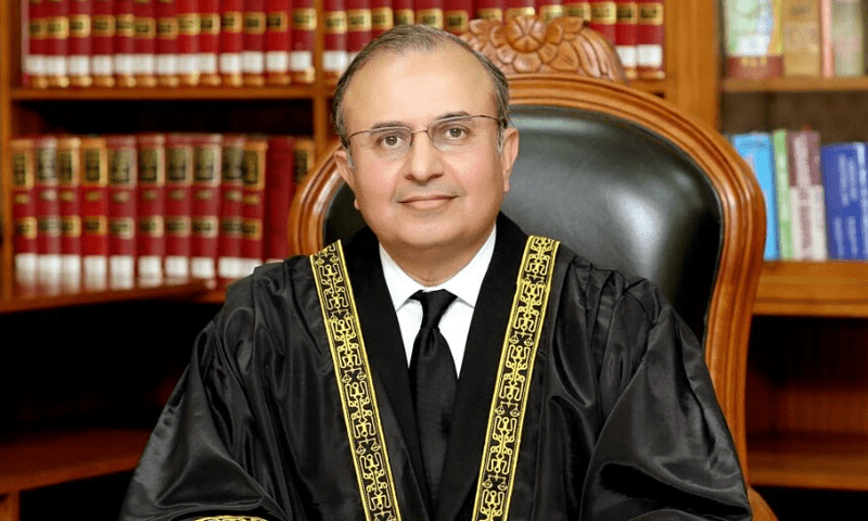 Justice Mansoor issues dissenting note against NAB amendment case