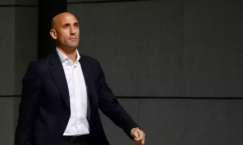 Ex-Spanish FA chief Rubiales banned three years over kiss scandal