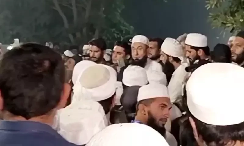 Maulana Tariq Jamil&rsquo;s son Asim Jamil laid to rest in hometown