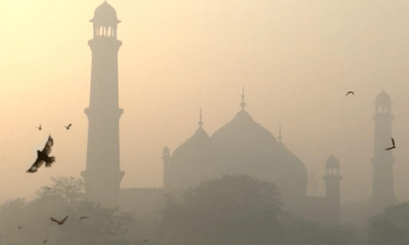 LHC orders smog emergency in Lahore