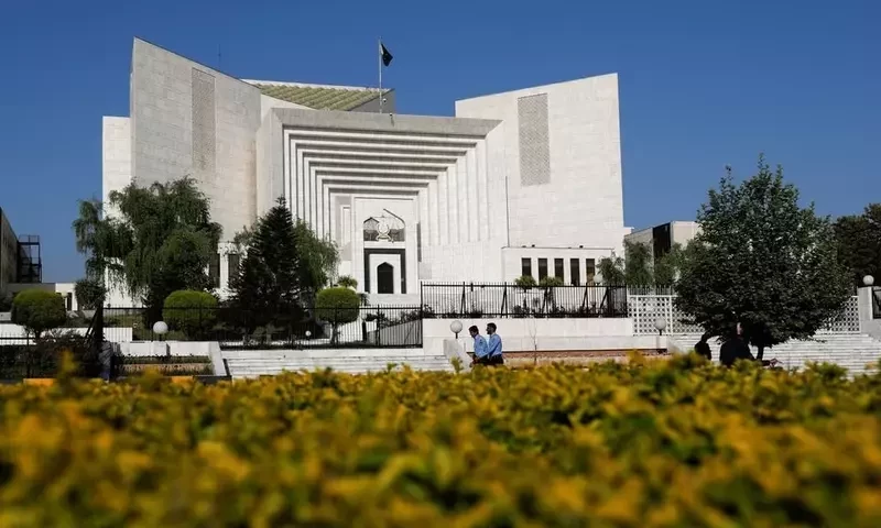 SC directs authorities to facilitate Imran Khan&rsquo;s appearance in NAB law review