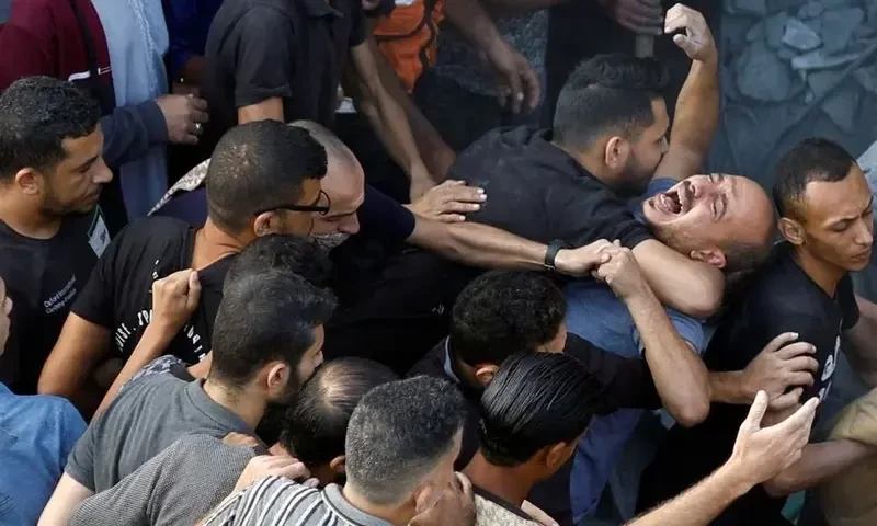 Health ministry in Gaza says war death toll hits 9,770