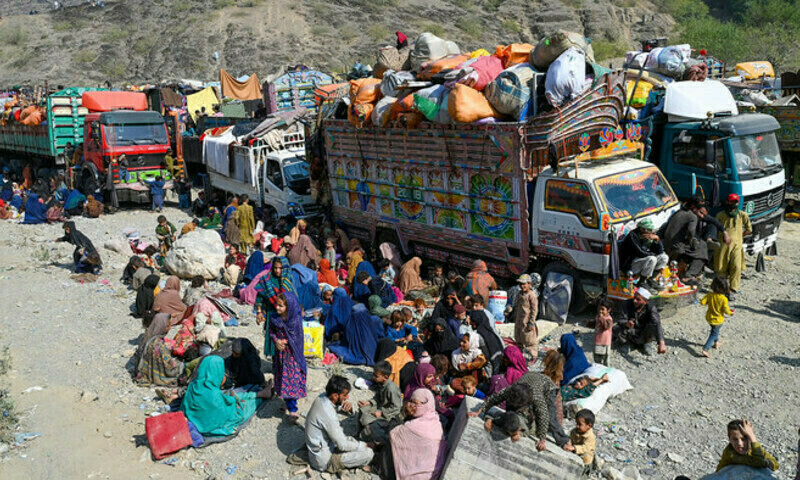 Arrests continue as over 188,000 refugees leave country