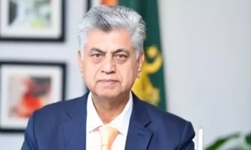 Caretaker govt, ECP criticise President Alvi after he raises level playing field concern