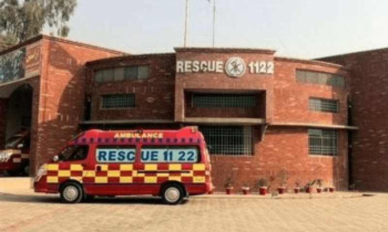 Old man dies in Lahore&rsquo;s plaza fire