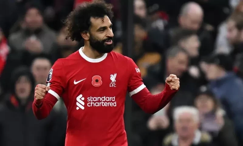 Salah extends scoring streak to send Liverpool joint top of Premier League