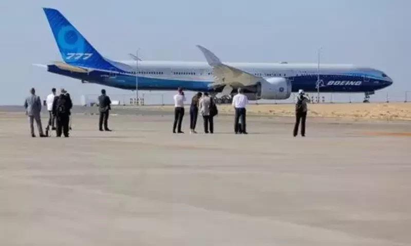 Dubai faces down airline rivals with $50 billion jet orders