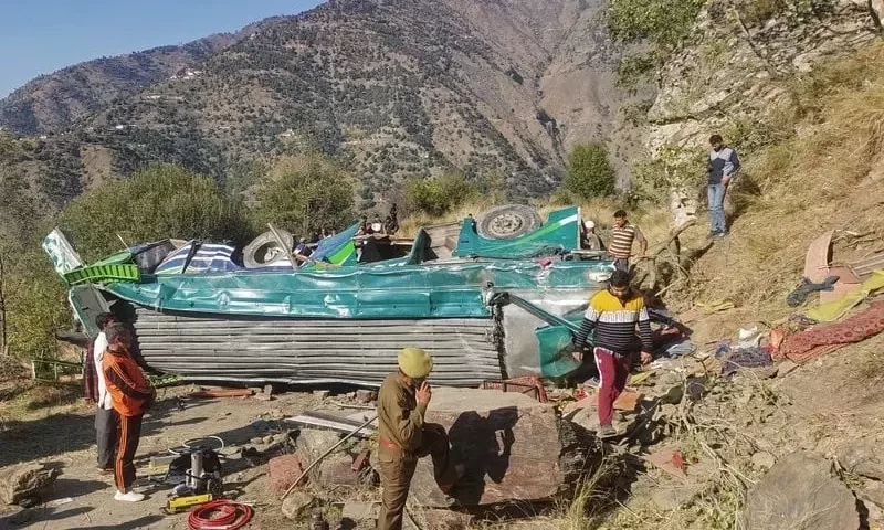 At least 30 people killed in Indian occupied Kashmir bus crash: Police