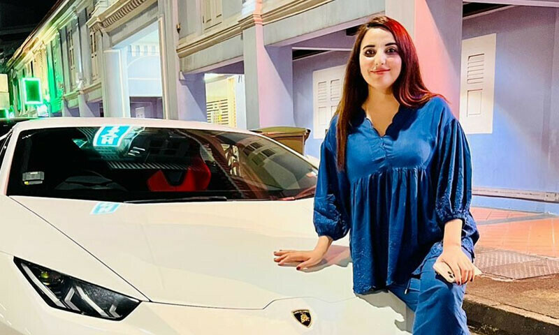 Hareem Shah asks fans to be or not to be in Bigg Boss 17