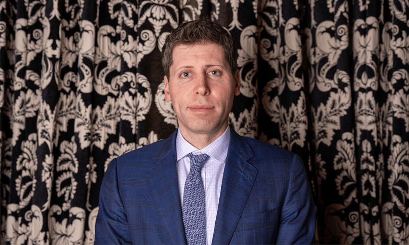 Sam Altman discusses return to OpenAI as company goes in free fall