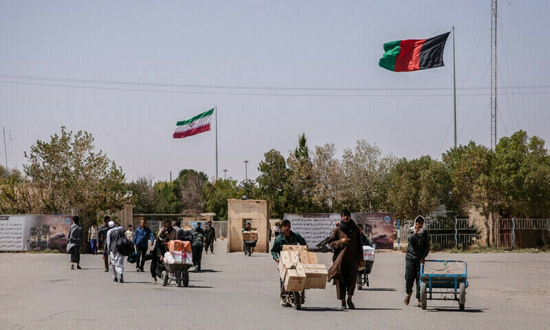 Iran deports 400,000 Afghan refugees