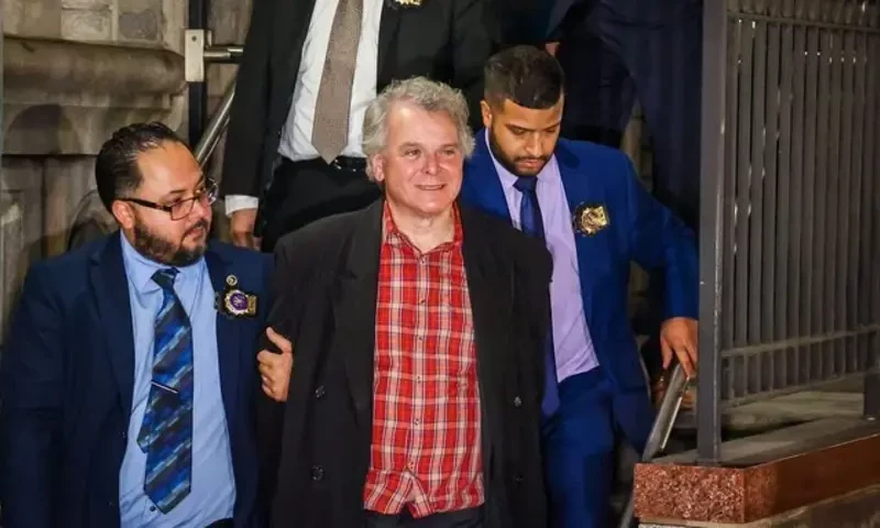 Ex-Obama adviser charged with hate crime over food cart rant