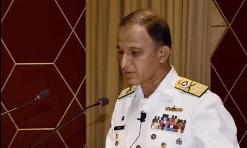 Former naval chief conferred with Saudi Arabia&rsquo;s King AbdulAziz medal