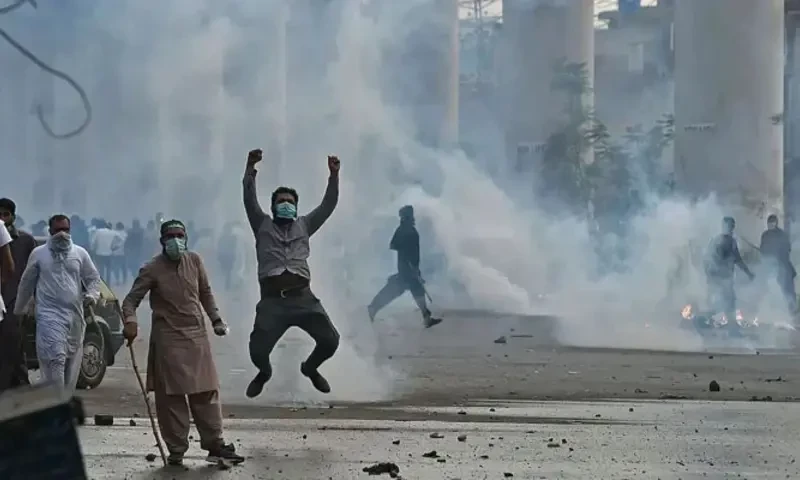 Faizabad sit-in commission summons ex-IGs on Nov 27