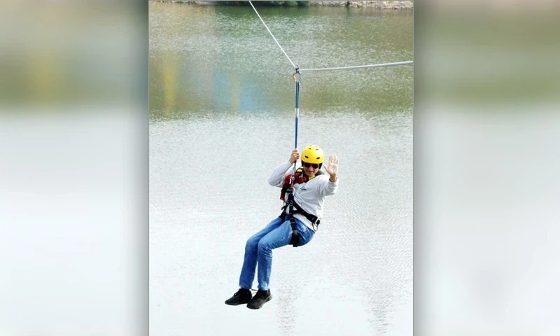 Karachi mayor inaugurates city&rsquo;s first zipline