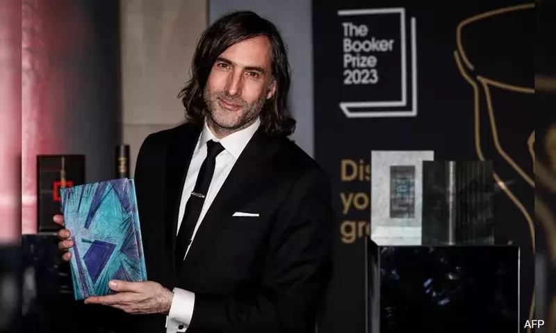 Paul Lynch wins Booker Prize with dystopian novel &lsquo;Prophet Song&rsquo;