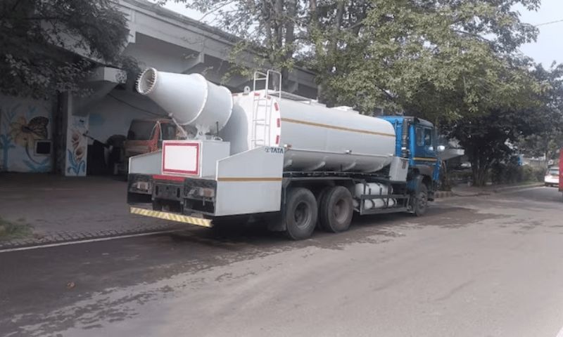 Anti-smog water guns deployed in Delhi to prevent air pollution