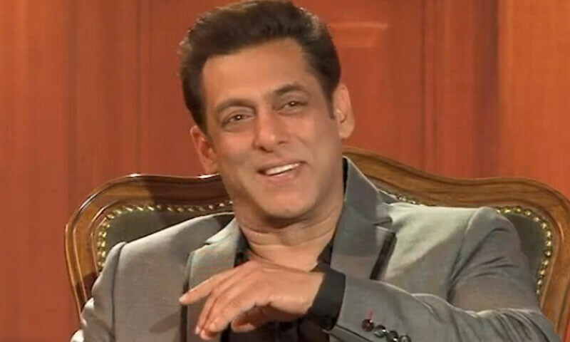 Salman unable to stop laughter as fan mimics Shah Rukh