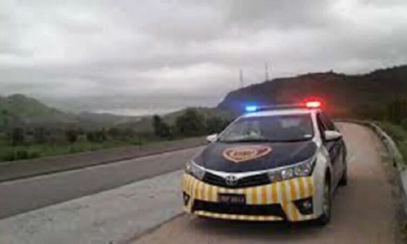 Motorway police foil weapon smuggling bid