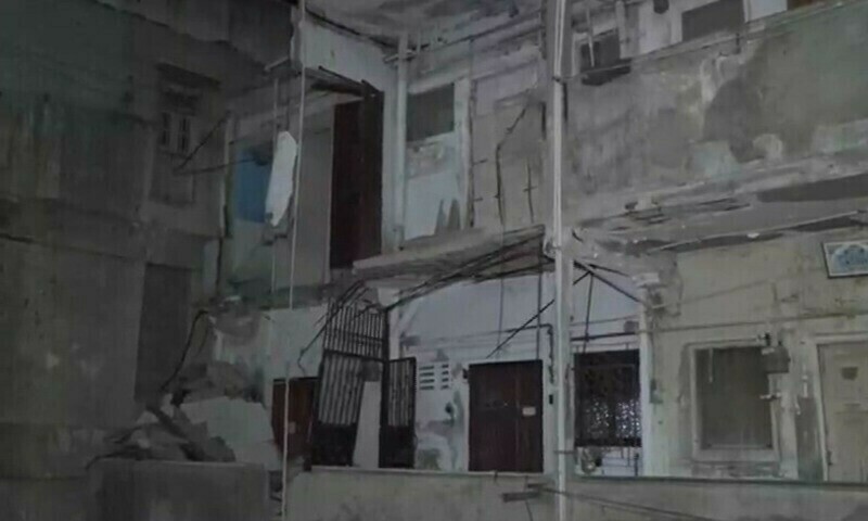 Four-storey building&rsquo;s stairway collapses leaving residents stranded