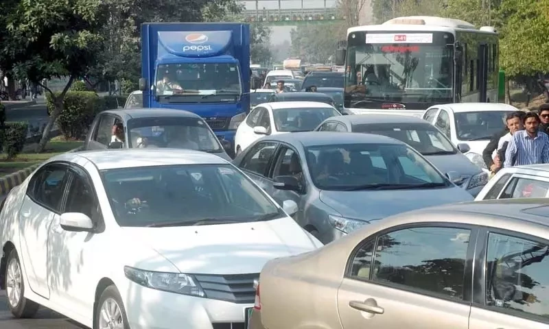 Caretaker Punjab govt increases driving licence fees by 1600%