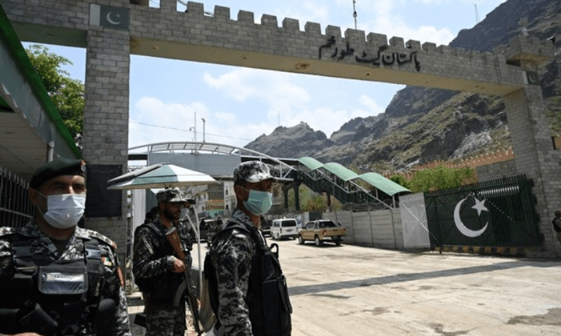 Unhappy over &lsquo;welcome to Pakistan&rsquo; sign, Afghanistan closes Torkham border